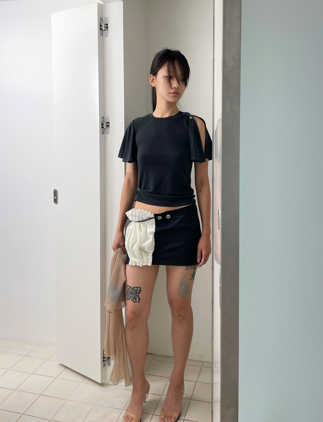 Flare sleeve top washe black