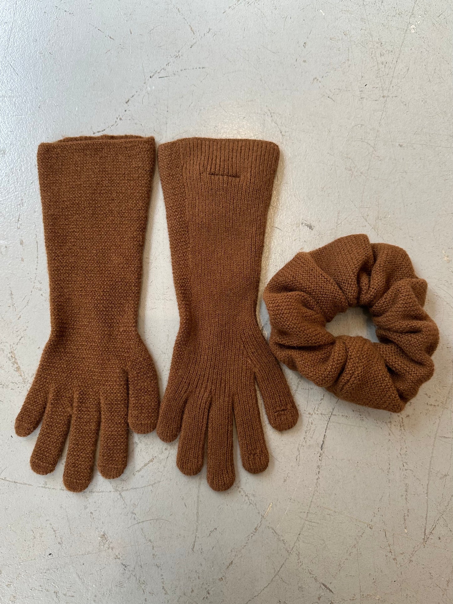 SCRUNCHY GLOVES IN WOOL CAMEL BROWN