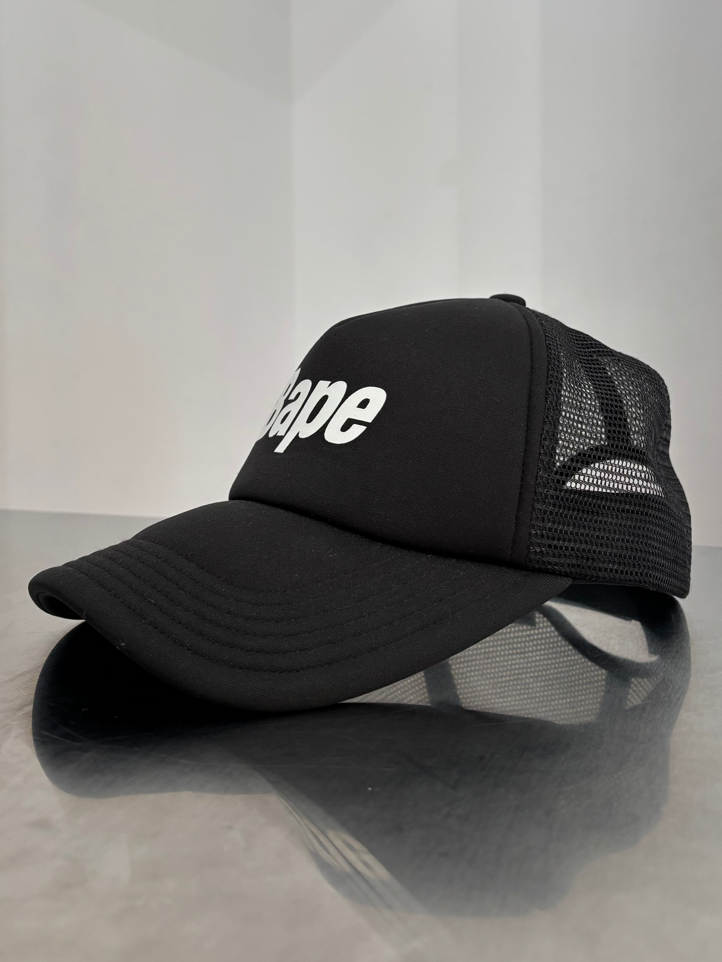 A BATHING APE mesh cap