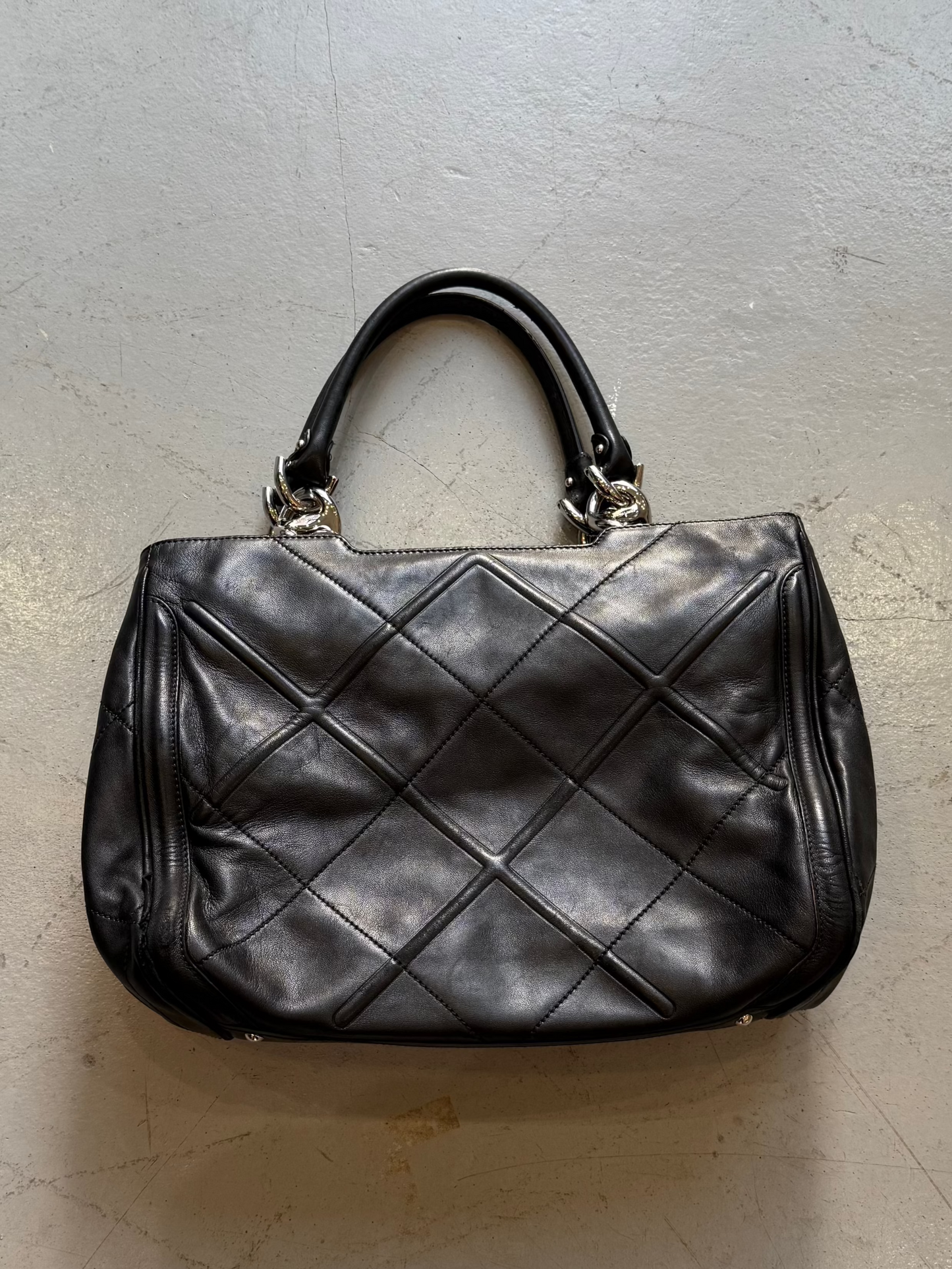 FERRAGAMO leather hand bag