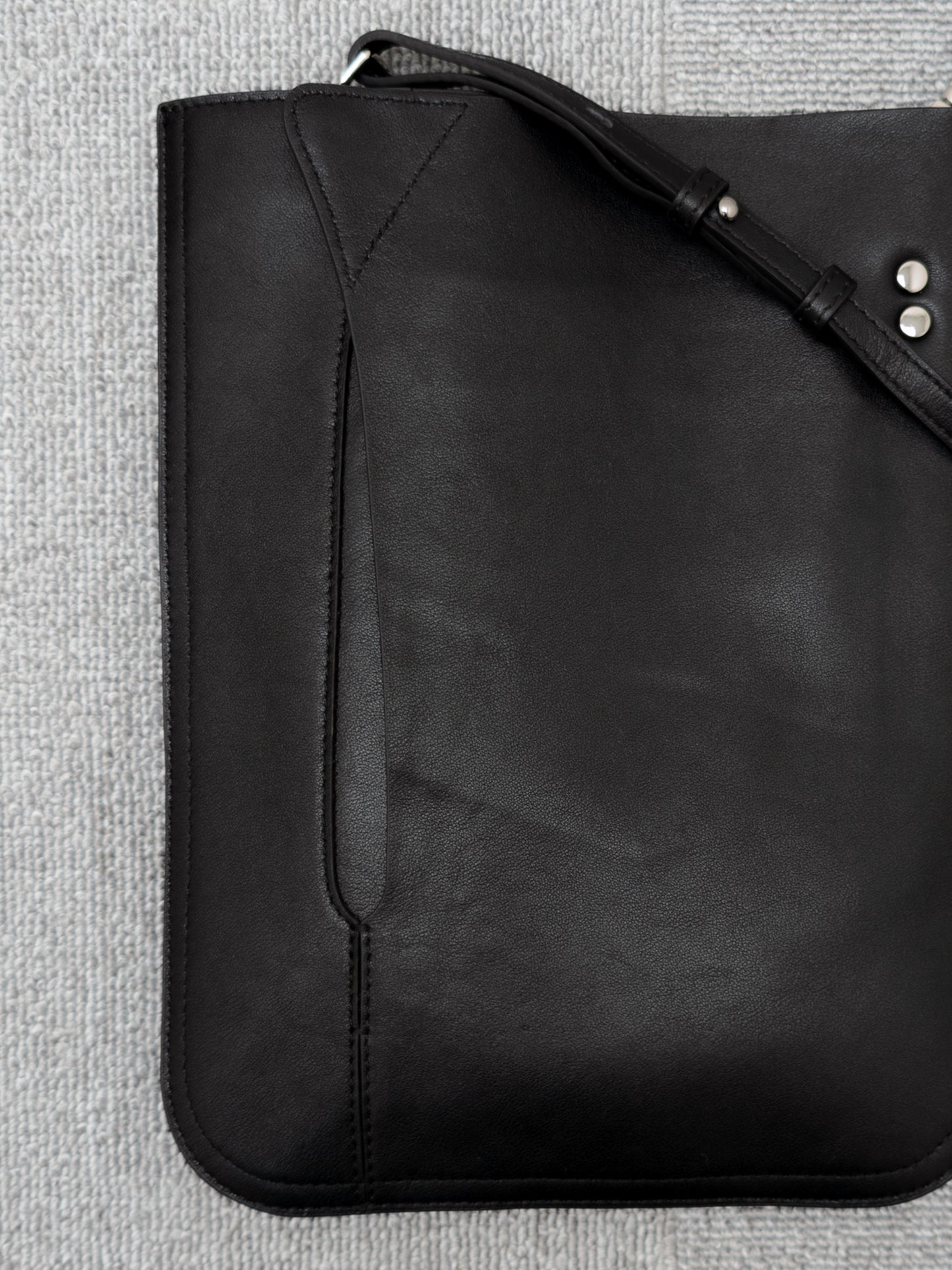 1ds Dimple Flap Crossbody Black Calf Leather (Black)