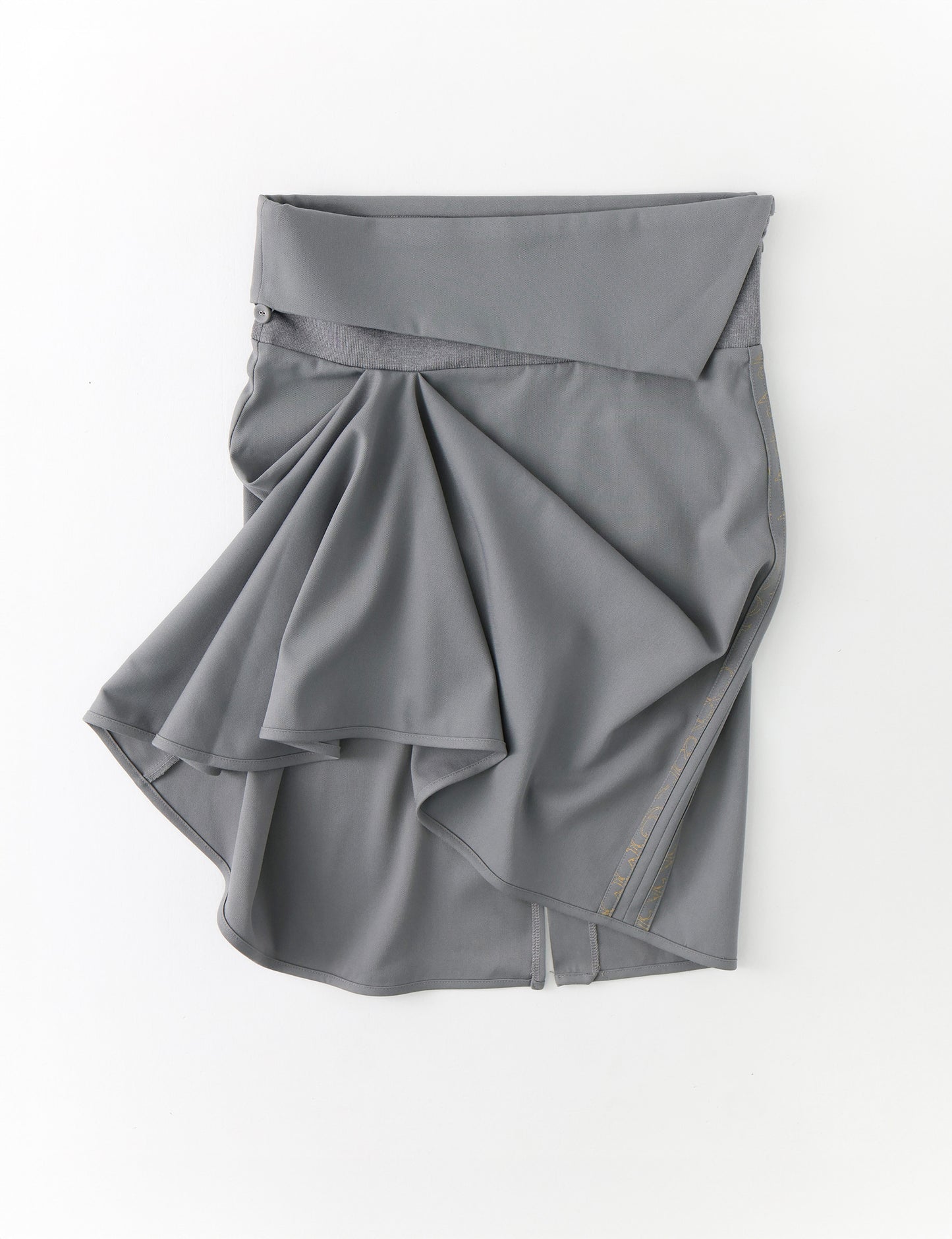 Brace unbalance skirt