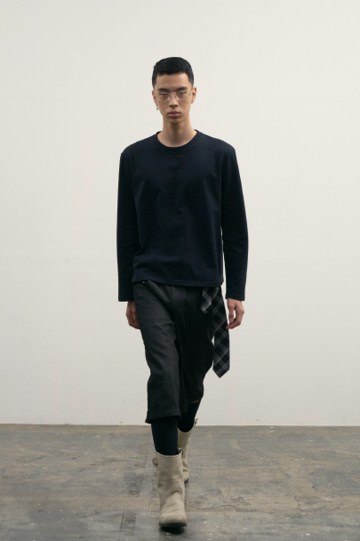 Cropped logo long sleeved T-shirts