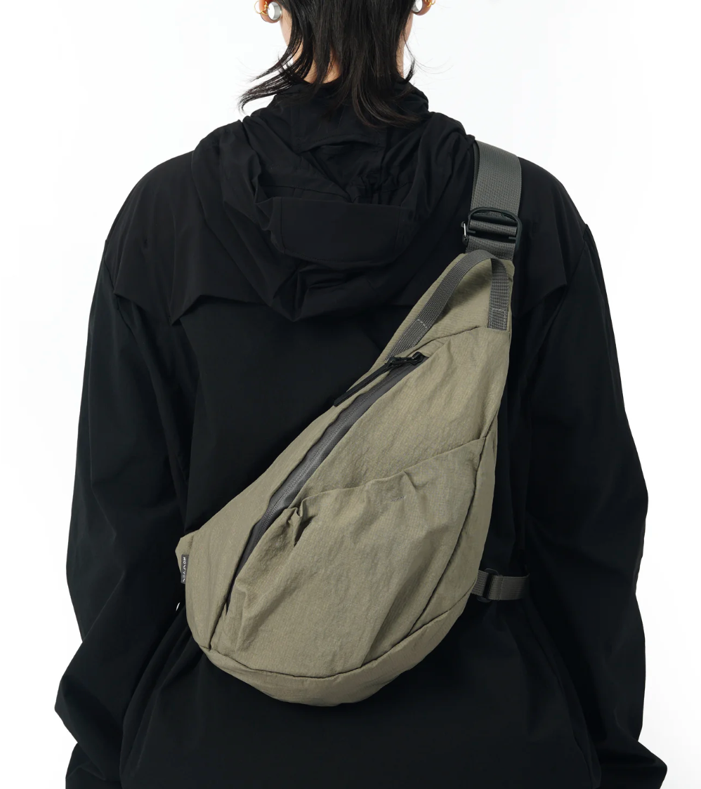 SR1 | 2-WAY GRAB BAG BLACK