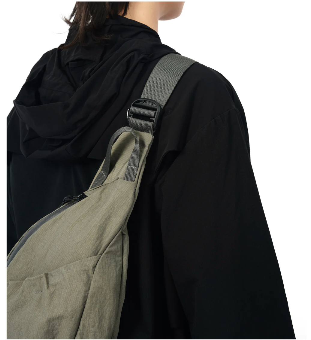 SR1 | 2-WAY GRAB BAG BLACK