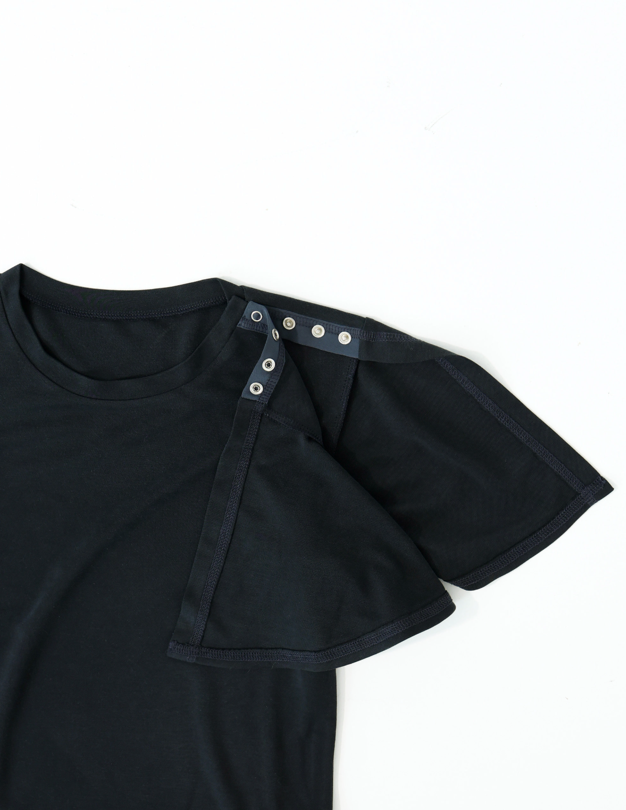 Flare sleeve top washe black