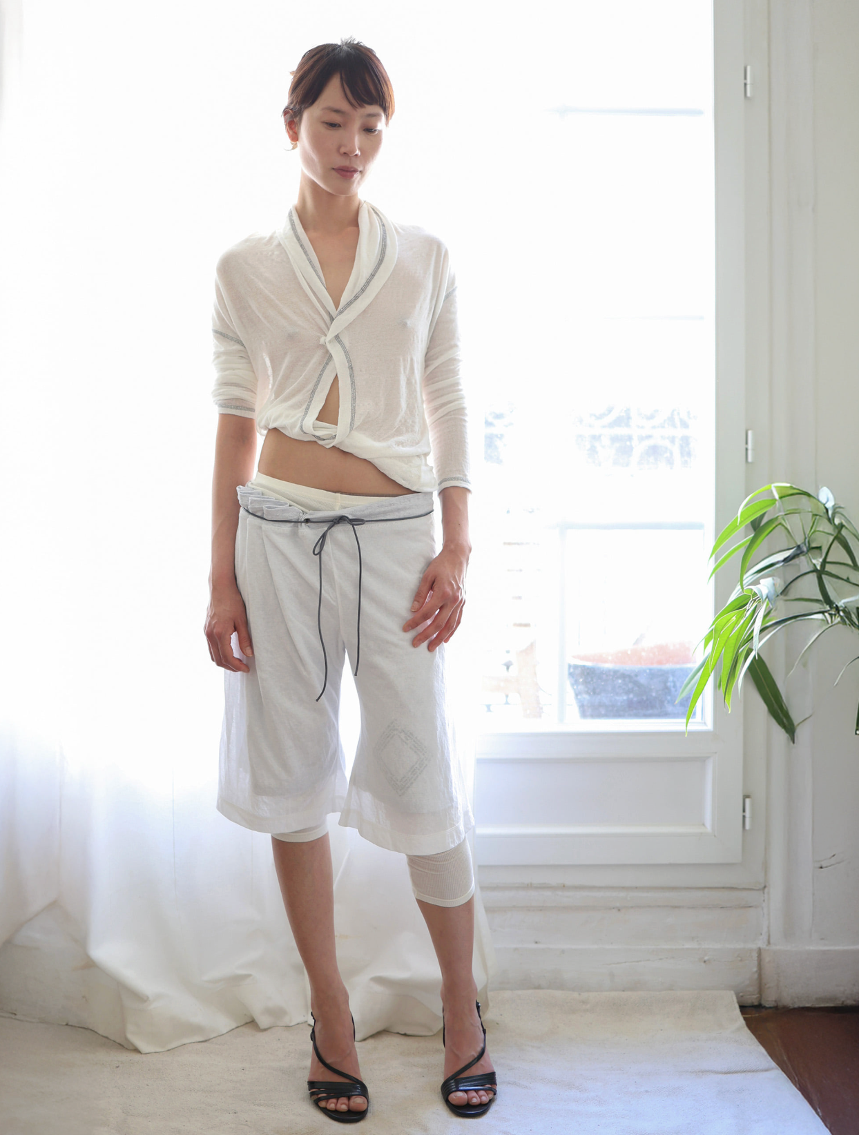 Back flare mesh top white