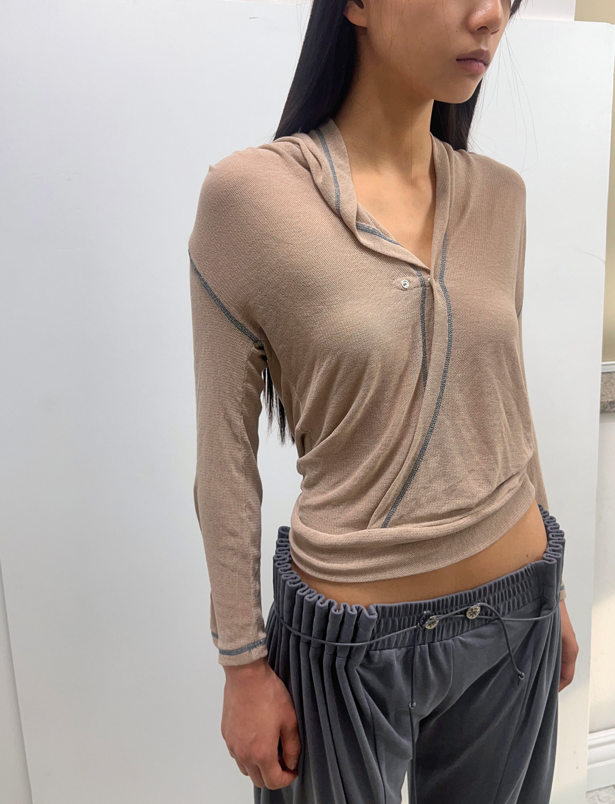 Back flare mesh top beige