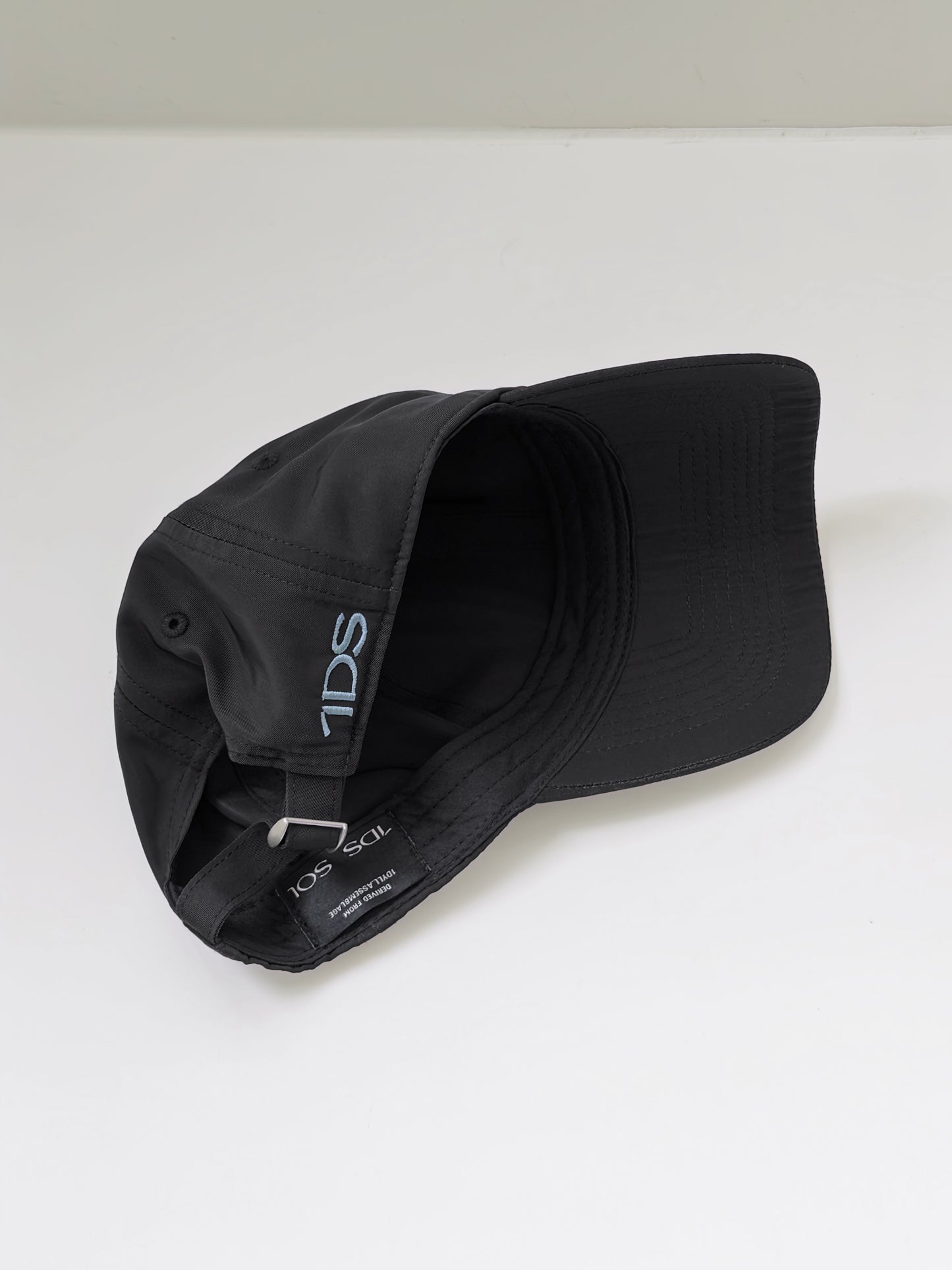 1ds Logo-Sheen Cap (Black)