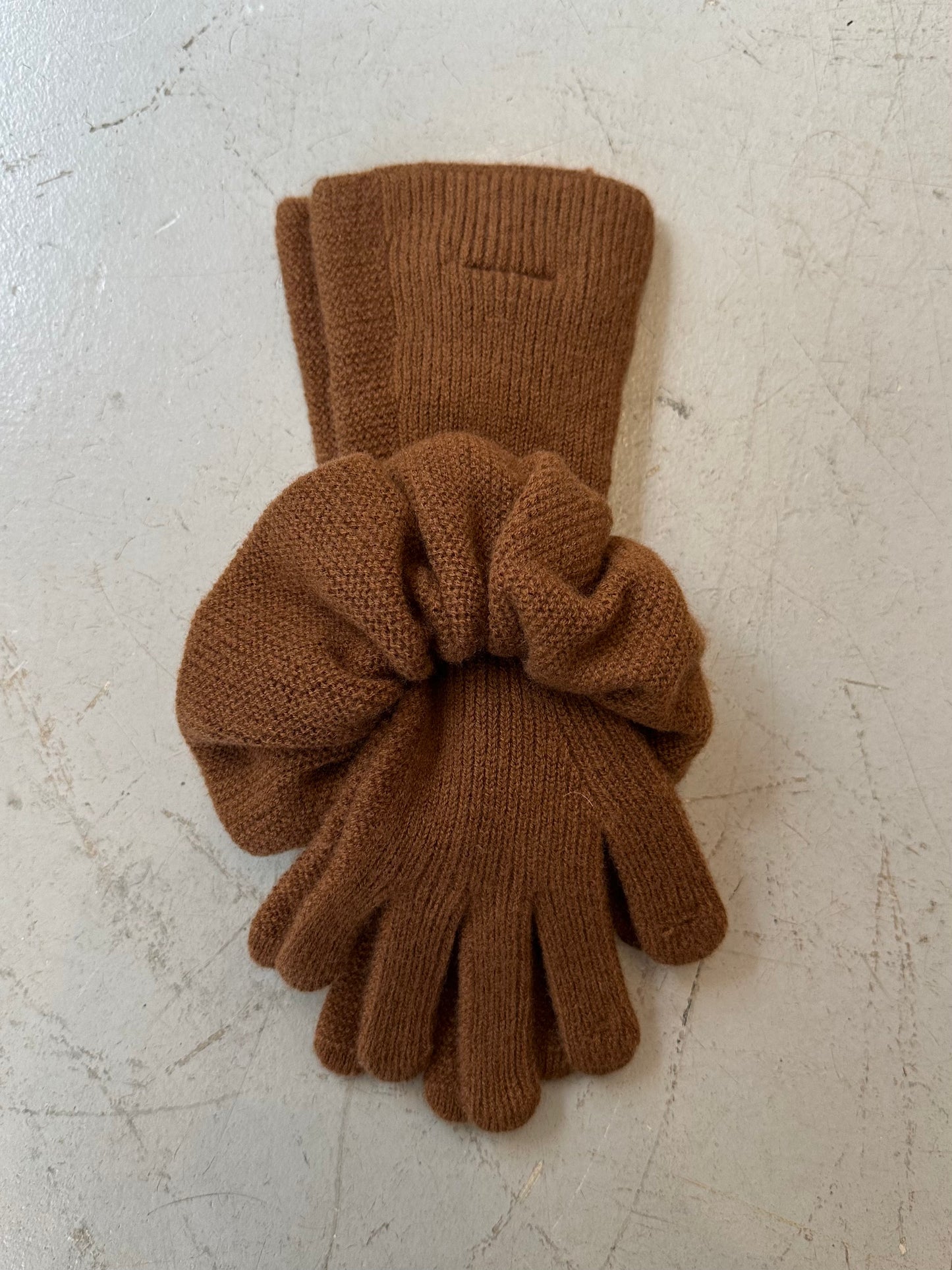 SCRUNCHY GLOVES IN WOOL CAMEL BROWN
