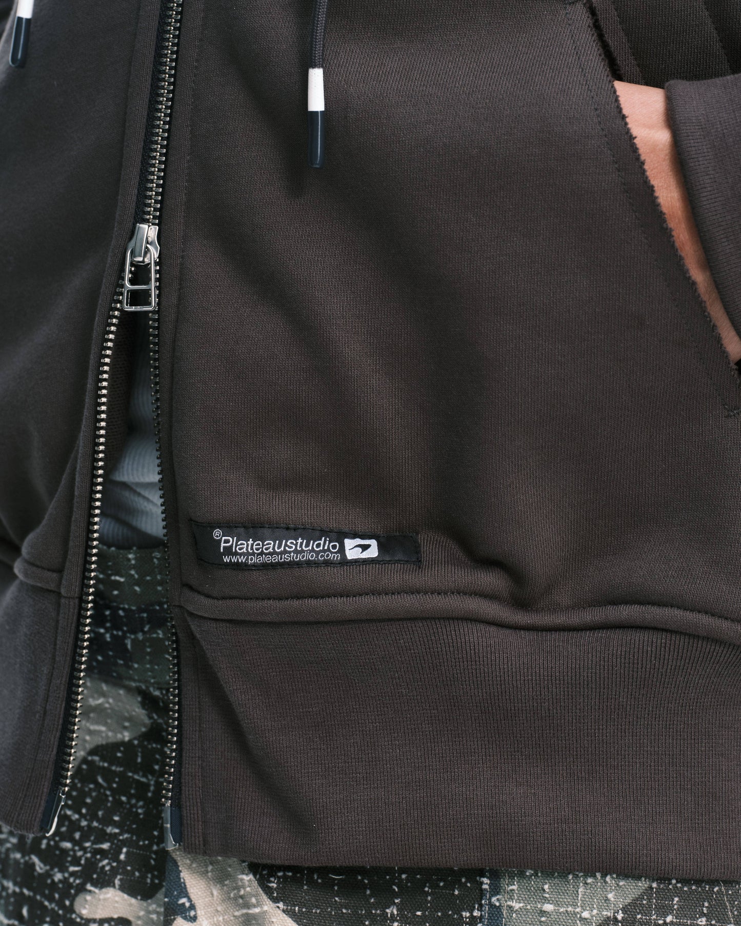 Star zip-up