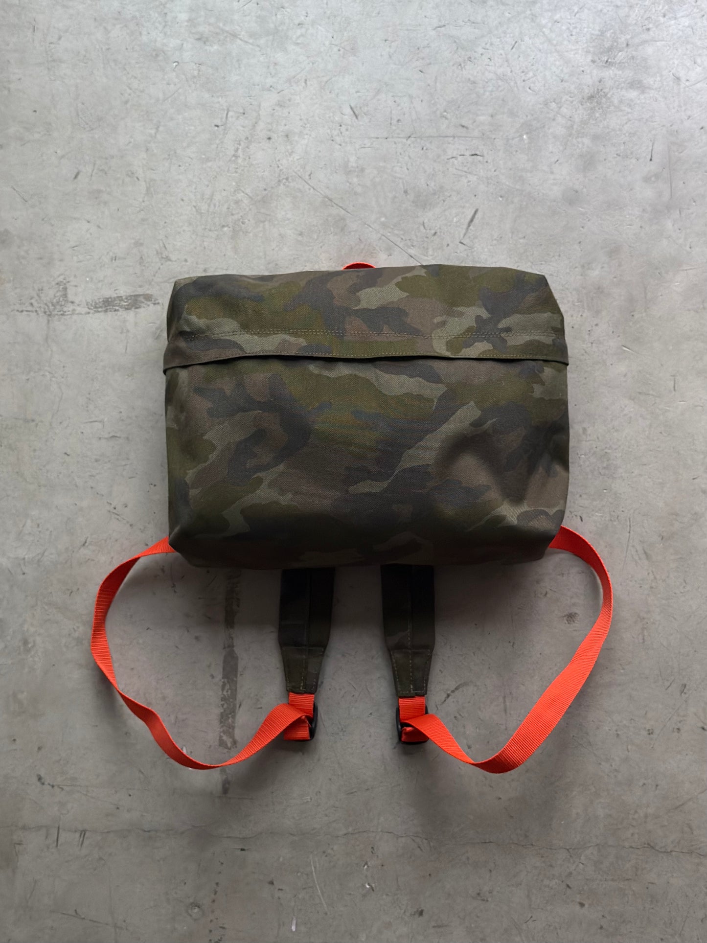 LIGHT (Camo)