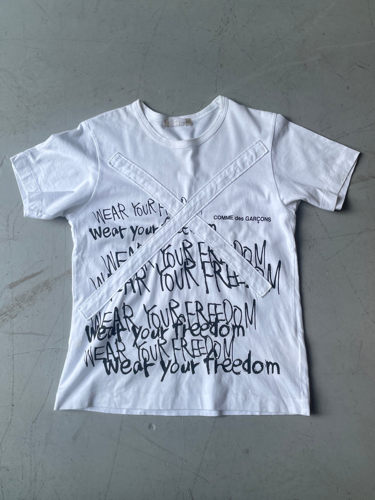 COMME des GARCONS AD2017 WEAR YOUR FREEDOM T-shirts