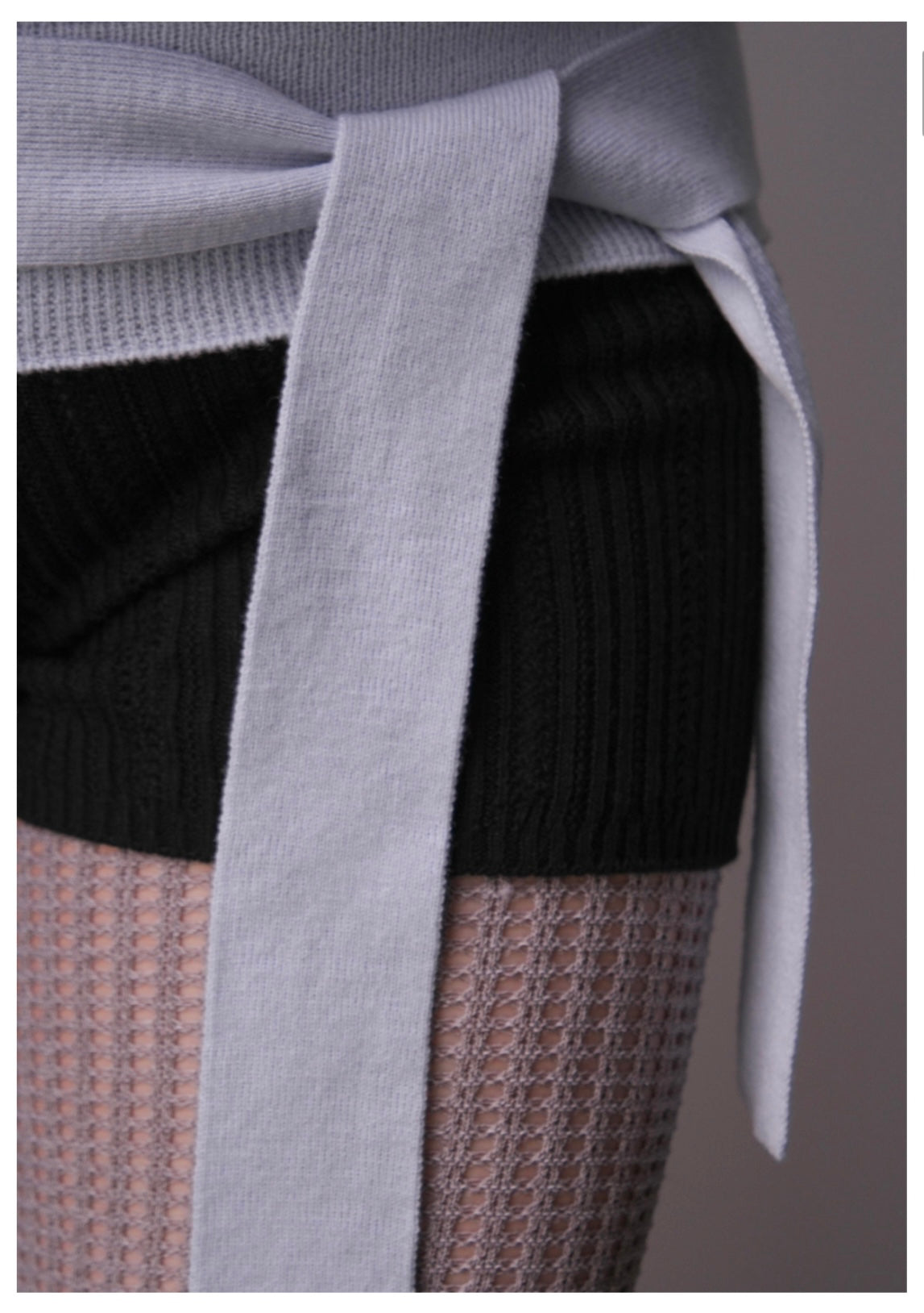 BELTED HIGH-NECK PULLOVED IN WOOL LIGHT BLUE