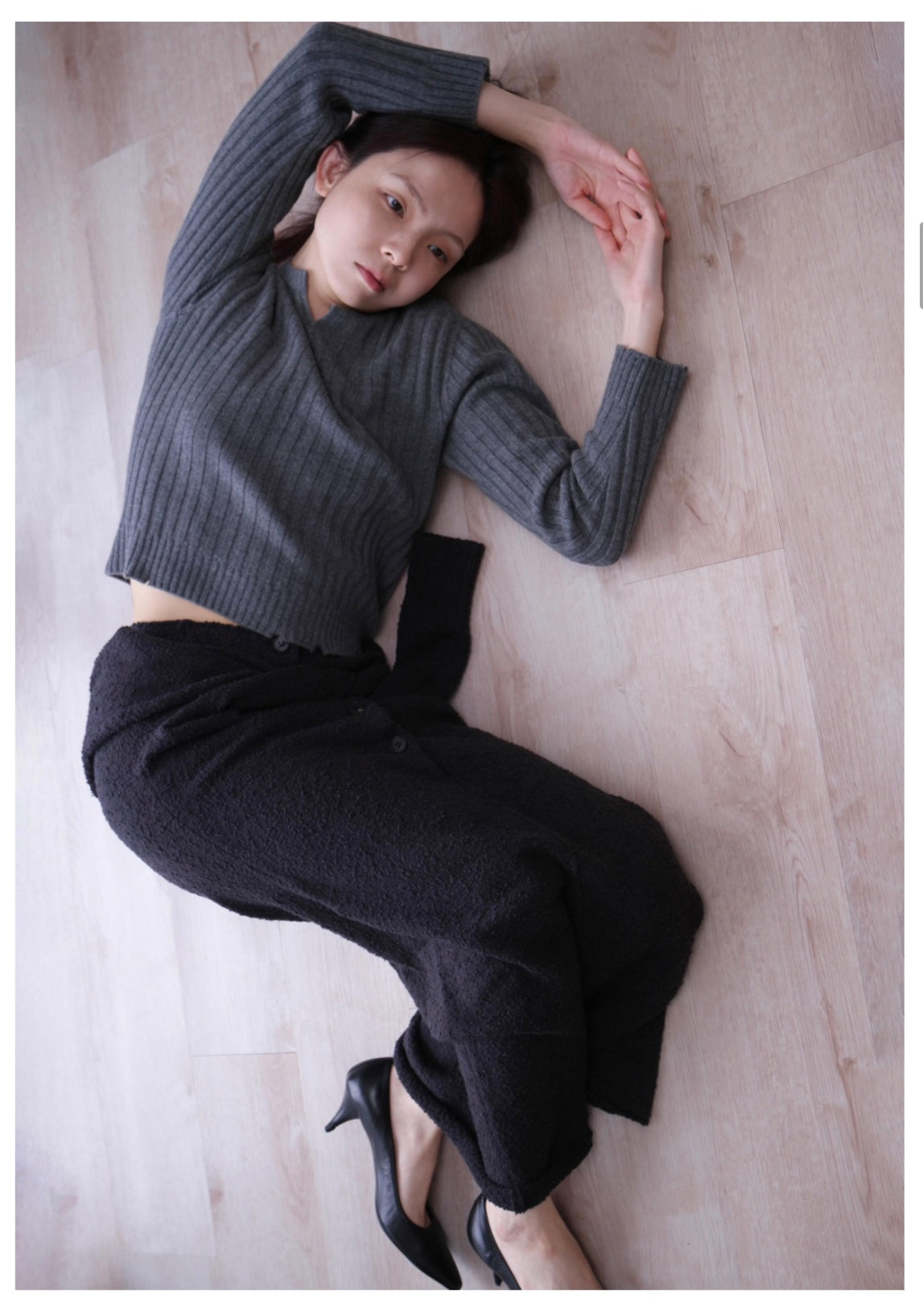 DISTRESSED SPLIT-NECK PULLOVER IN WOOL MELANGE GRAY