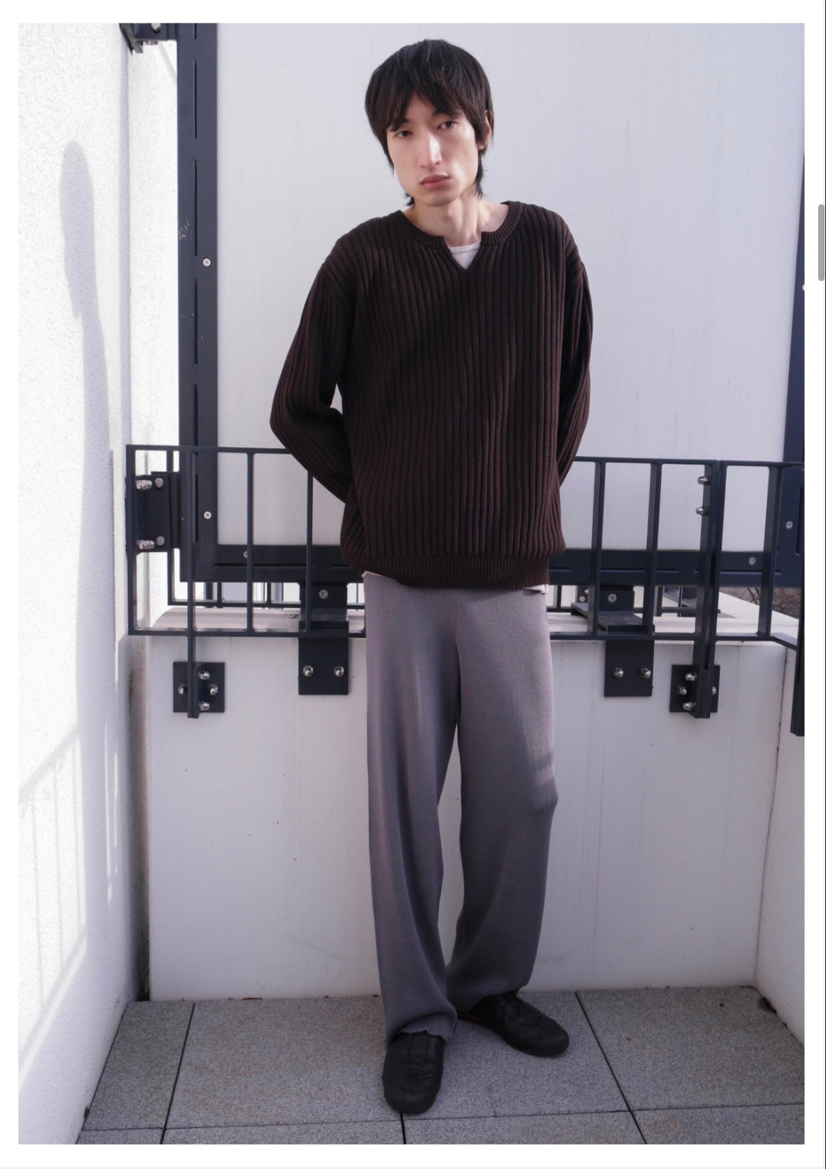 Distressed Split-Neck Pullover In Wool DARK BROWN