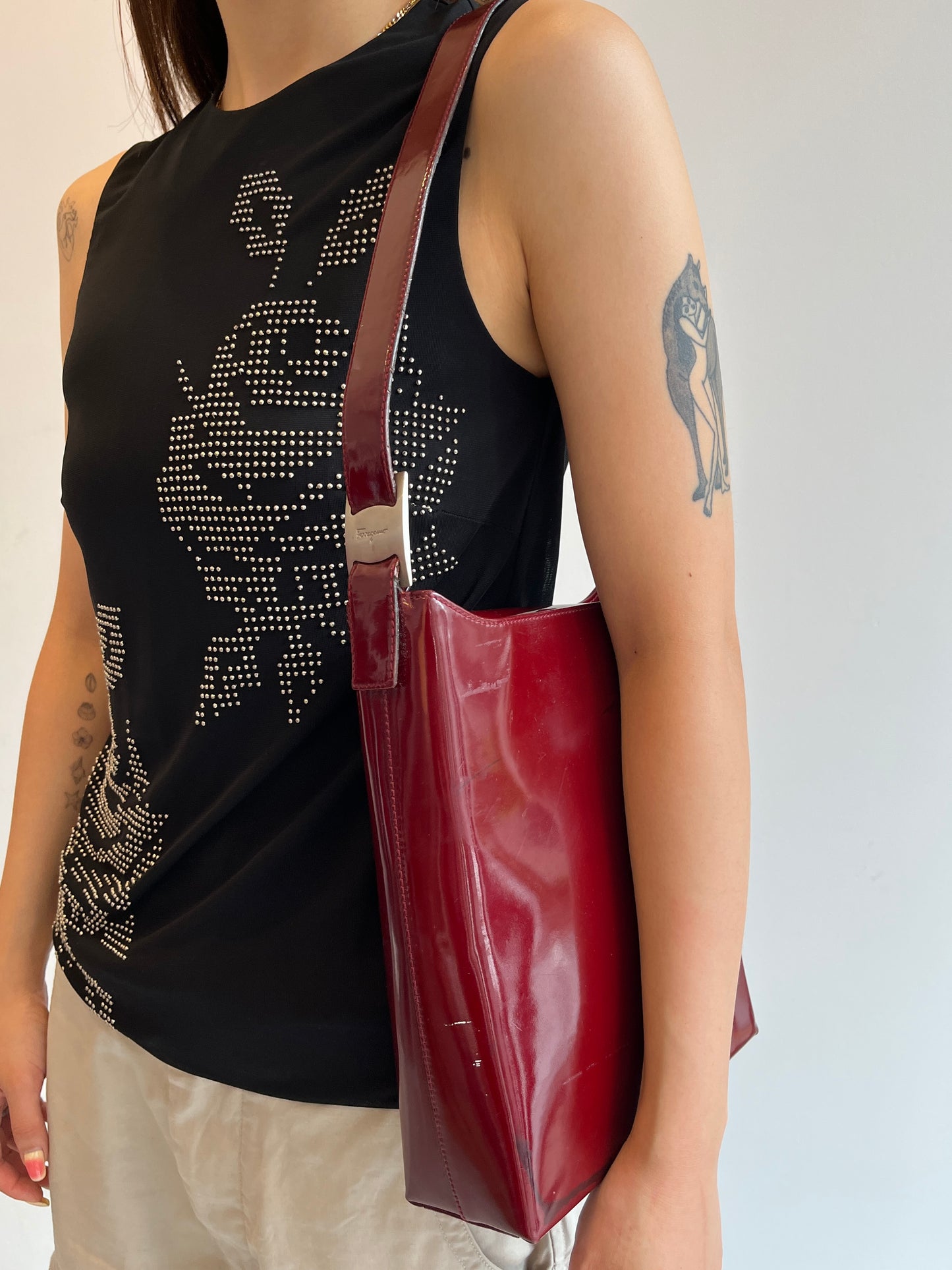 FERRAGAMO 00‘s Patent Leather Shoulder Bag (Burgundy)
