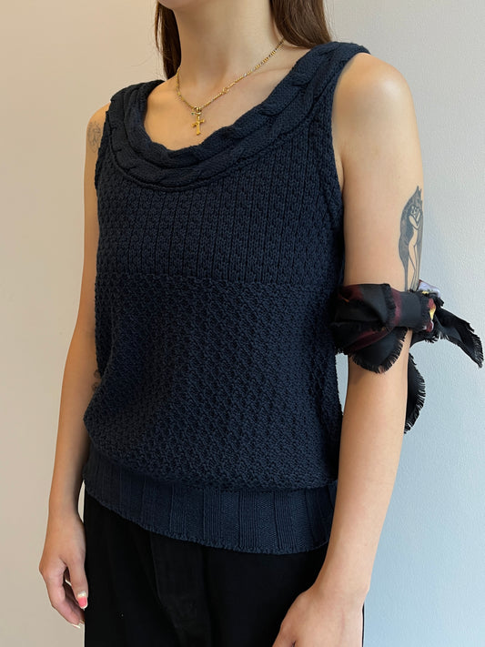 ISSEY MIYAKE Sleeveless Knit Top