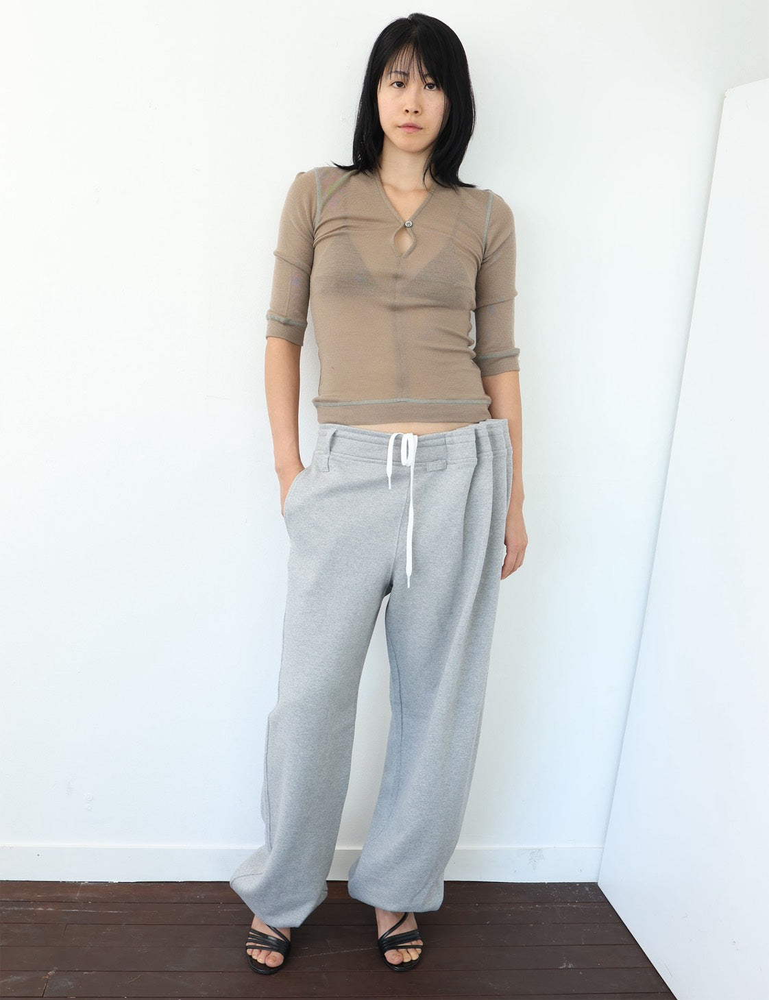 Nape Half-sleeve Top