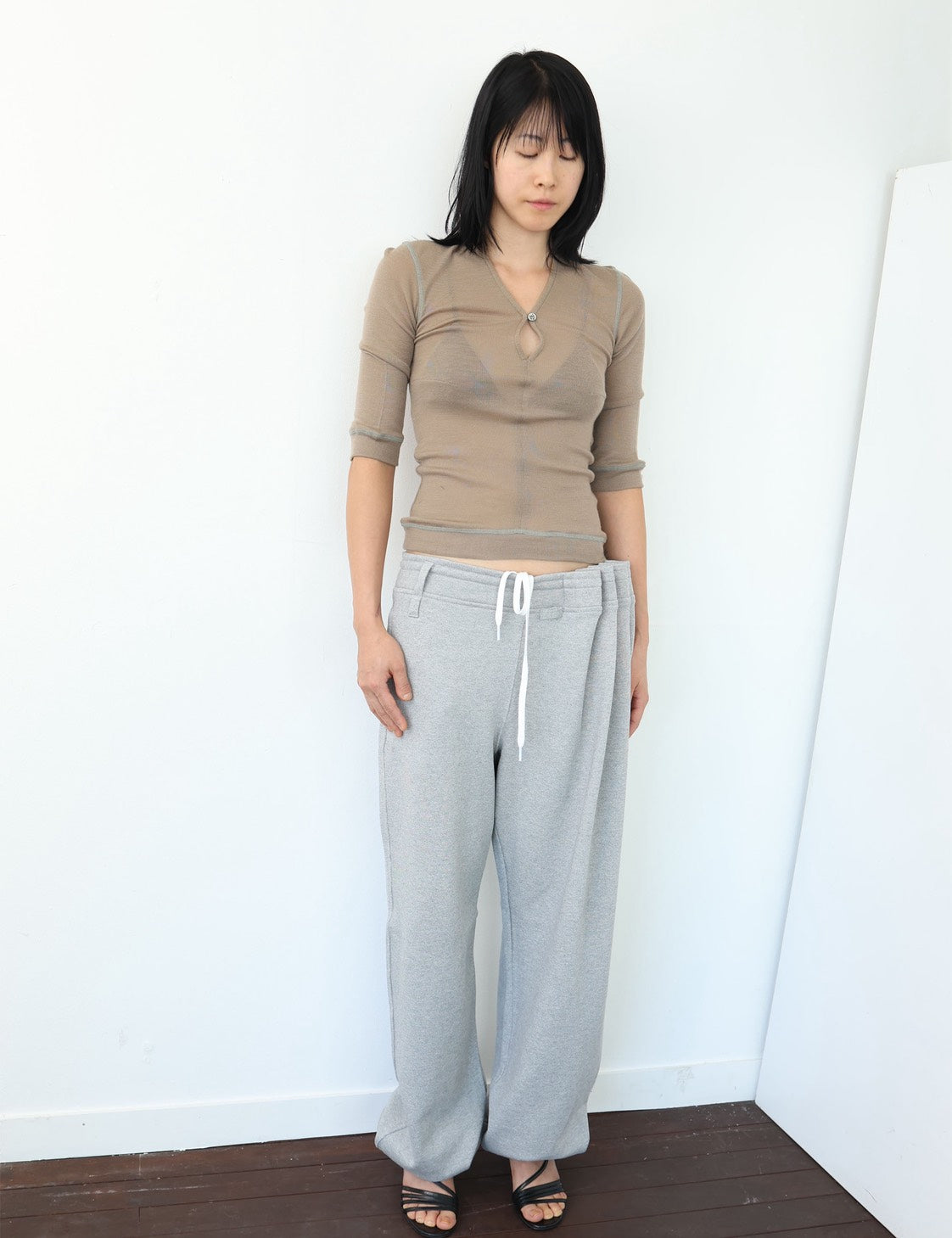 Nape Half-sleeve Top
