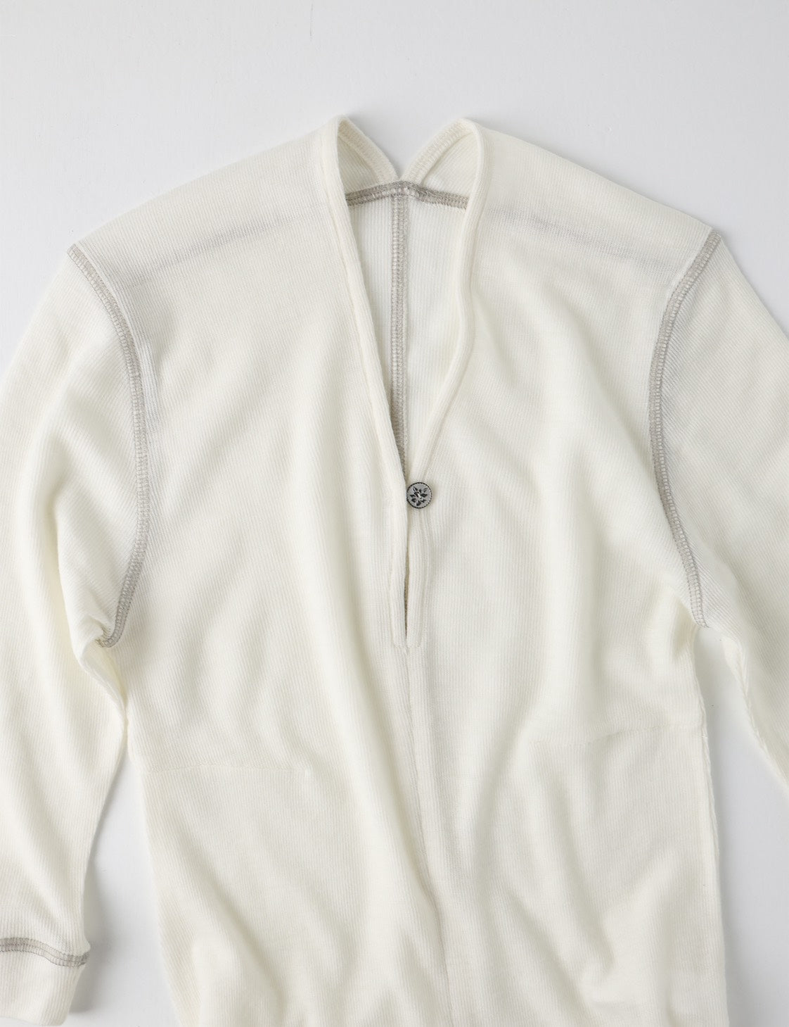 Nape Half-sleeve Top