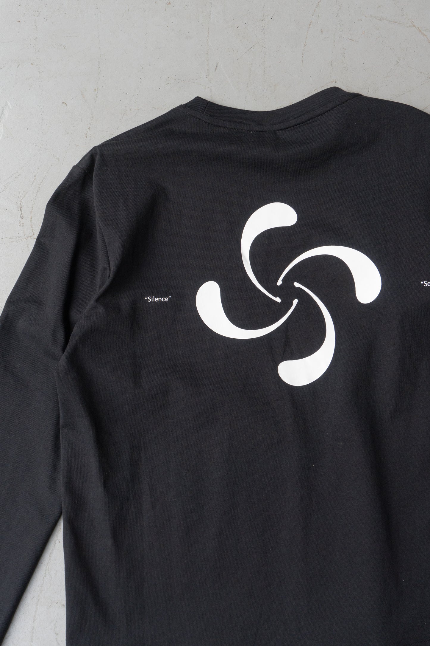 Cropped logo long sleeved T-shirts