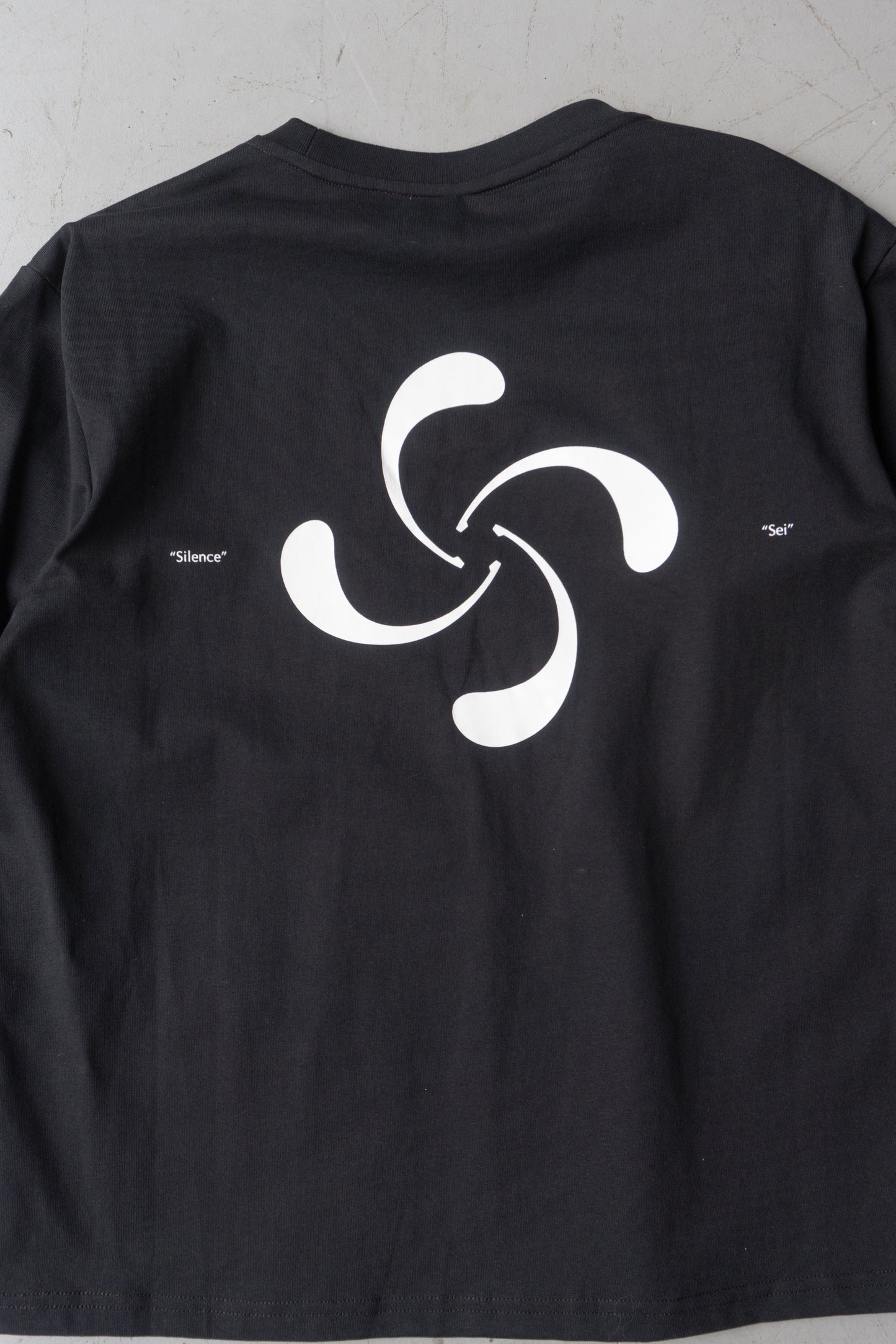 Cropped logo long sleeved T-shirts