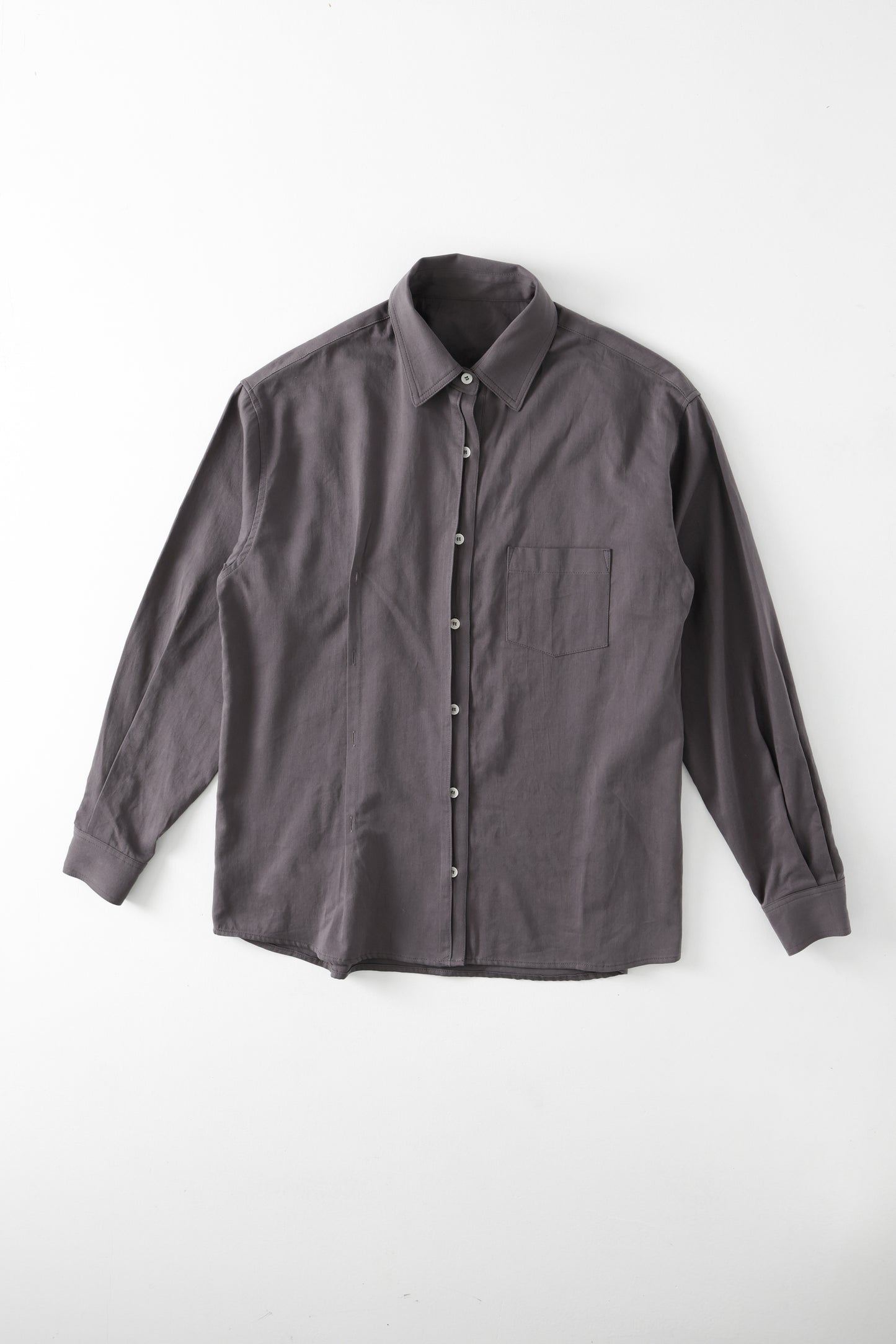 HALF-HIDDEN PLACKET SHIRTS
