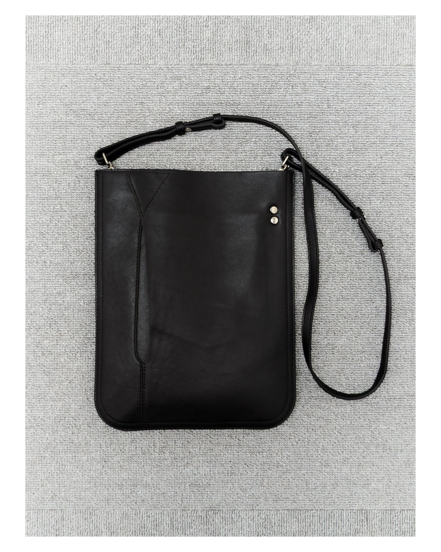 1ds Dimple Flap Crossbody Black Calf Leather (Black)
